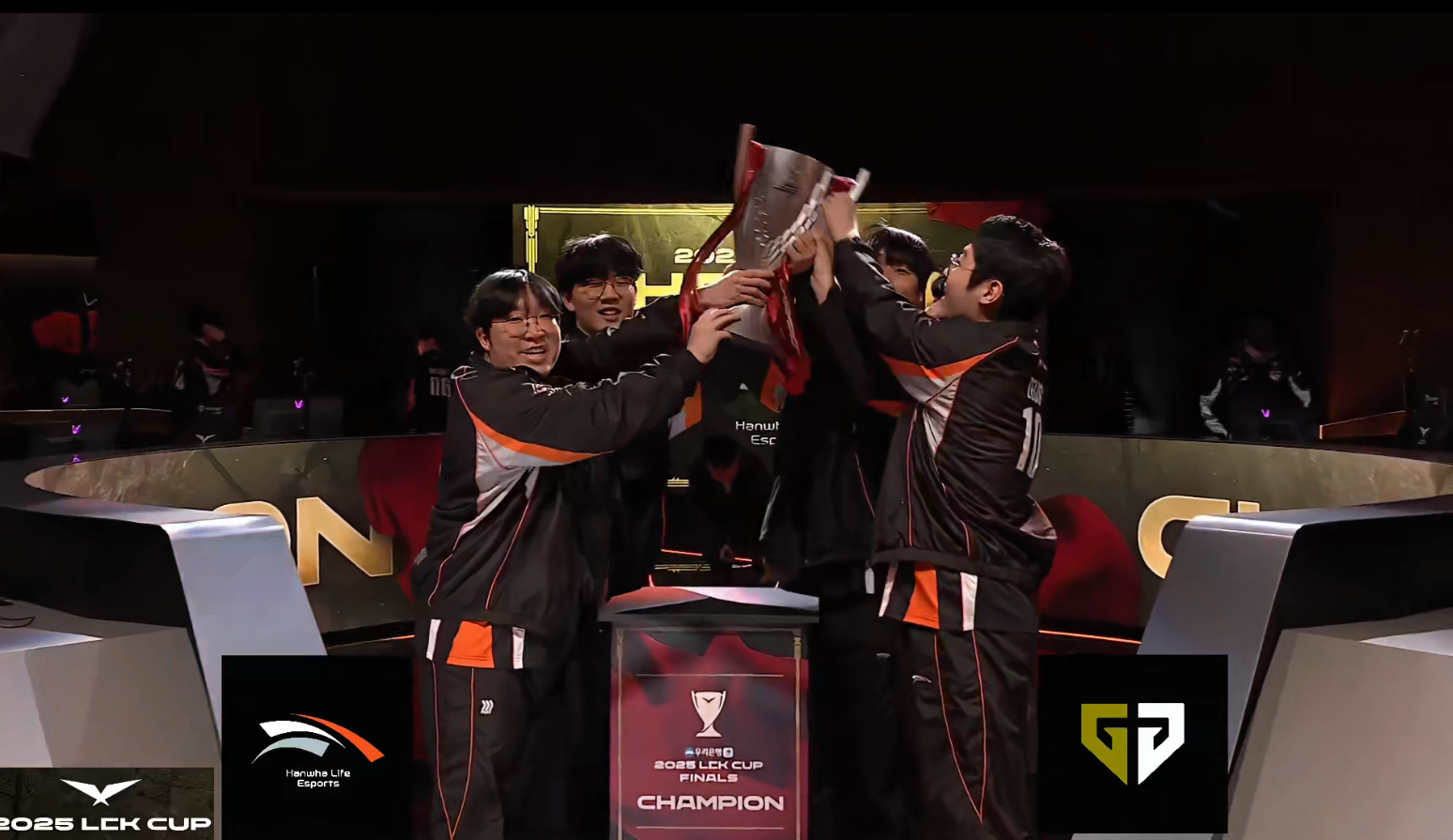 HKA碾压HLE,369打出惊人五杀鏖战多局八强赛,成为赛场最大亮点 HKA碾压HLE,369打出惊人五杀鏖战多局八强赛,成为赛场最大亮点